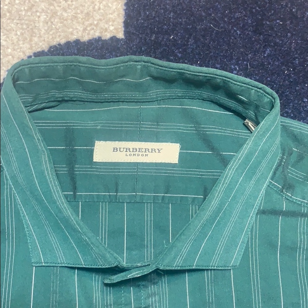 Burberry green lightweight collar - Picture 3 of 8
